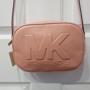 🥳 HOST PICK 🥳 Michael Kors Camera Crossbody Bag - NWT